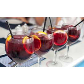 Sangria with fruits